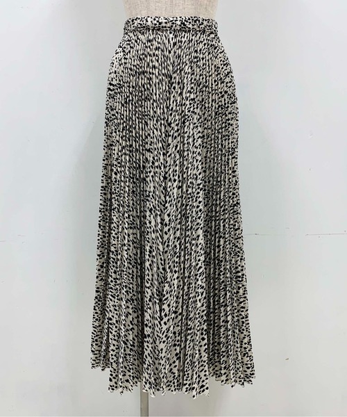 LUGIVA(ルギヴァ)の「柄プリーツガウチョパンツ(その他パンツ・レディース・ブラウン/ベージュ・M)」の21枚目の写真