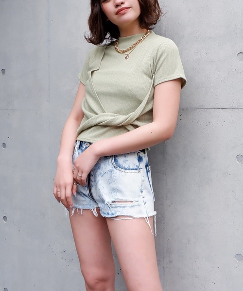 SPIRALGIRL(スパイラルガール)の「フロントねじりTシャツ(Tシャツ/カットソー・レディース・ブラック/ベージュ/グリーン・FREE)」の20枚目の写真