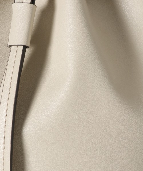 JEANASIS（ジーナシス）の「フェイクレザーバケットバッグ/948304（ショルダーバッグ・レディース・グリーン/ブラック/ブラウン/ホワイト・FREE）」の12枚目の写真