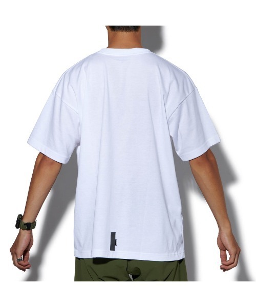 CHARI&CO（チャリアンドコー）の「CHARI&CO EMBROIDERY BOLD LOGO TEE "CTET" Tシャツ（Tシャツ/カットソー・メンズ・ホワイト/ブラック・SMALL/MEDIUM/LARGE/X-LARGE）」の9枚目の写真