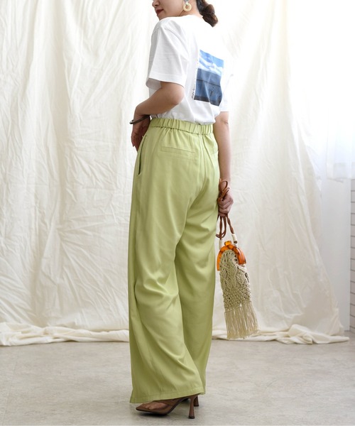 LHELBIE(レルビエ)の「転写プリント Tシャツ(Tシャツ/カットソー・レディース・ベージュ/オフホワイト・M)」の9枚目の写真
