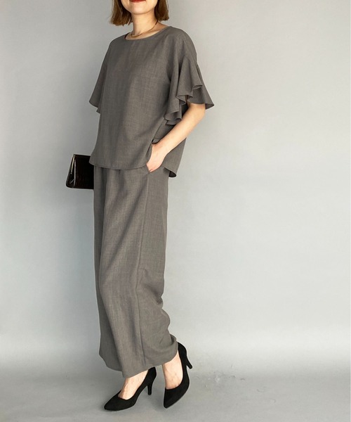 フレアスリーブトップスxワイドパンツセットアップ