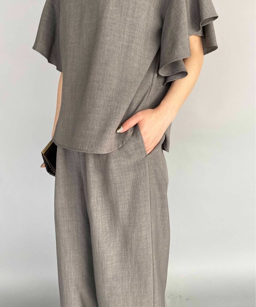 フレアスリーブトップスxワイドパンツセットアップ
