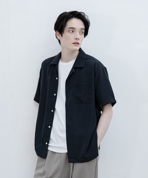 ADPOSION(アドポーション)の「ポリトロリラックスオープンカラーシャツ(シャツ/ブラウス・メンズ・グレー/グリーン/ブラック/ホワイト/ブラウン/ブルー・MEDIUM/LARGE/X-LARGE)」の2枚目の写真