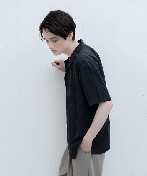 ADPOSION(アドポーション)の「ポリトロリラックスオープンカラーシャツ(シャツ/ブラウス・メンズ・グレー/グリーン/ブラック/ホワイト/ブラウン/ブルー・MEDIUM/LARGE/X-LARGE)」の13枚目の写真