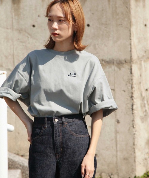 Piko（ピコ）の「【別注】【PIKO】線画 インスタ イージーケア 高密度ビッグシルエットイラストTシャツ（Tシャツ/カットソー・レディース・グリーン/ブルー/ホワイト/ブラック/ネイビー/ベージュ/ピンク・MEDIUM/LARGE）」の6枚目の写真