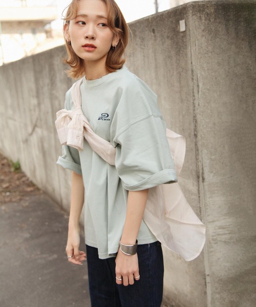 Piko（ピコ）の「【別注】【PIKO】線画 インスタ イージーケア 高密度ビッグシルエットイラストTシャツ（Tシャツ/カットソー・レディース・グリーン/ブルー/ホワイト/ブラック/ネイビー/ベージュ/ピンク・MEDIUM/LARGE）」の5枚目の写真