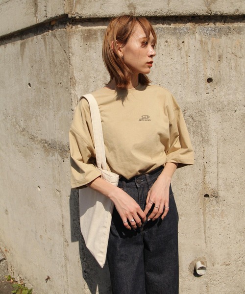 Piko（ピコ）の「【別注】【PIKO】線画 インスタ イージーケア 高密度ビッグシルエットイラストTシャツ（Tシャツ/カットソー・レディース・グリーン/ブルー/ホワイト/ブラック/ネイビー/ベージュ/ピンク・MEDIUM/LARGE）」の21枚目の写真