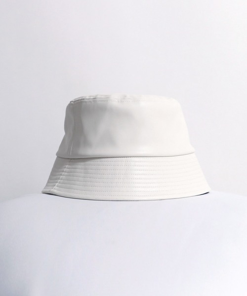 Confirm（コンファーム）の「Confirm / コンファーム シンセティックレザーバケットハット（ハット・メンズ・ホワイト/ブラック/ホワイト系その他・FREE）」の3枚目の写真