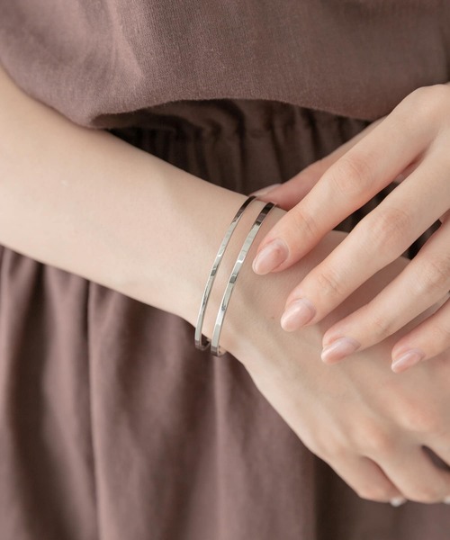 URBAN RESEARCH Sonny Label(アーバンリサーチサニーレーベル)の「ダブルメタルバングル(ブレスレット・レディース・シルバー/ゴールド・ONE)」の2枚目の写真