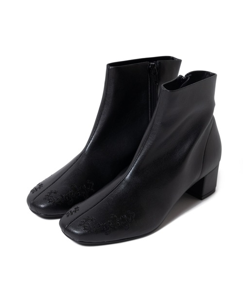 LAYMEE(レイミー)の「Kalmia boots / カルミアブーツ(ブーツ・レディース・ブラック/ベージュ・S/M/L)」の3枚目の写真