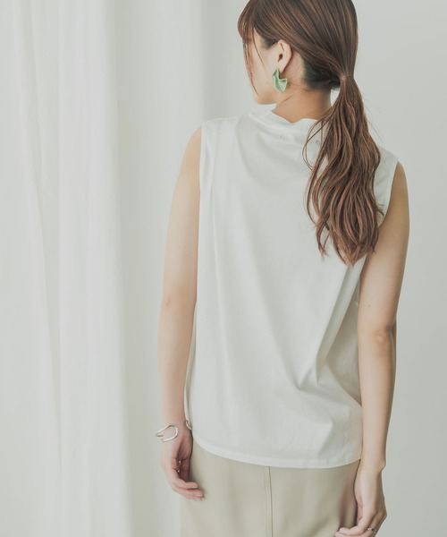 KBF+(ケービーエフプラス)の「KBF+ シャイニーノースリーブ(Tシャツ/カットソー・レディース・オフホワイト/グリーン系その他/チャコールグレー・ONE)」の8枚目の写真