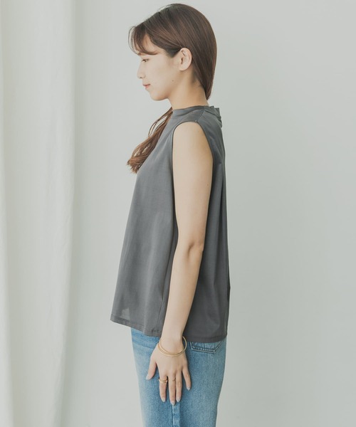 KBF+(ケービーエフプラス)の「KBF+ シャイニーノースリーブ(Tシャツ/カットソー・レディース・オフホワイト/グリーン系その他/チャコールグレー・ONE)」の13枚目の写真