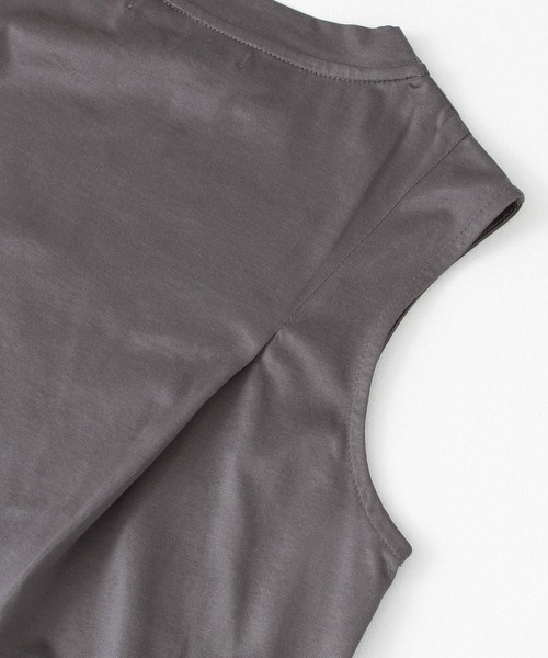 KBF+(ケービーエフプラス)の「KBF+ シャイニーノースリーブ(Tシャツ/カットソー・レディース・オフホワイト/グリーン系その他/チャコールグレー・ONE)」の22枚目の写真