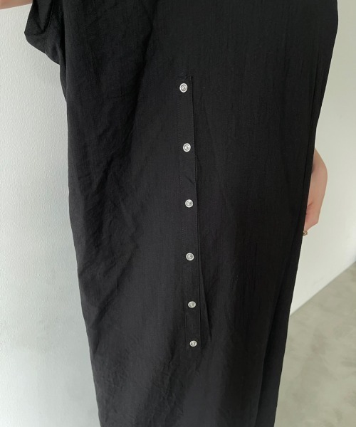 NEUNA（ヌナ）の「リネンタッチスナップ付きワンピース（ワンピース・レディース・ブラック・FREE）」の10枚目の写真