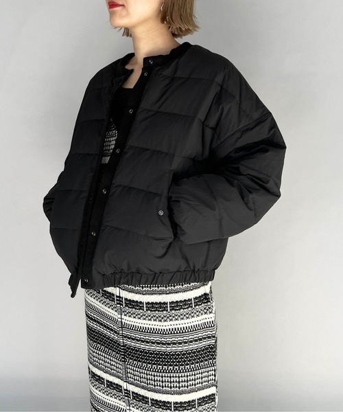 audrey and john wad（オードリーアンドジョンワッド）の「リブ付きショートダウンジャケット（ダウンジャケット/コート・レディース・ホワイト/ブラック/ブルーグレー・M）」の5枚目の写真