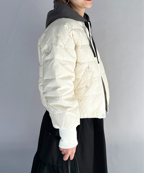 audrey and john wad（オードリーアンドジョンワッド）の「リブ付きショートダウンジャケット（ダウンジャケット/コート・レディース・ホワイト/ブラック/ブルーグレー・M）」の15枚目の写真