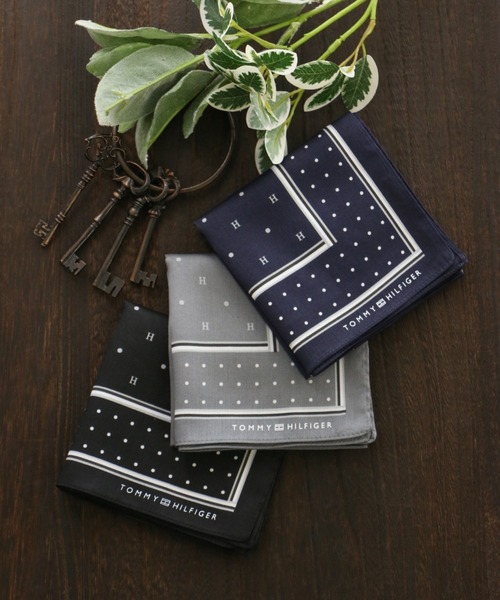 TOMMY HILFIGER（トミーヒルフィガー）の「TOMMY HILFIGER 綿100％ Hロゴ×ドット柄 ハンカチ 02582251（ハンカチ/ハンドタオル・メンズ・ブラック/ネイビー/グレー・FREE）」の4枚目の写真