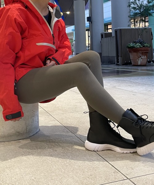 OLD BETTY'S(オールドベティーズ)の「OLD BETTY'S Stretch Leggings/オールドベティーズ ストレッチ レギンス(レギンス/スパッツ・レディース・モカ/ブラック/グリーン/イエロー/ネイビー/ボルドー/グレー/サックスブルー/ネイビー系/チャコール・FREE)」の3枚目の写真