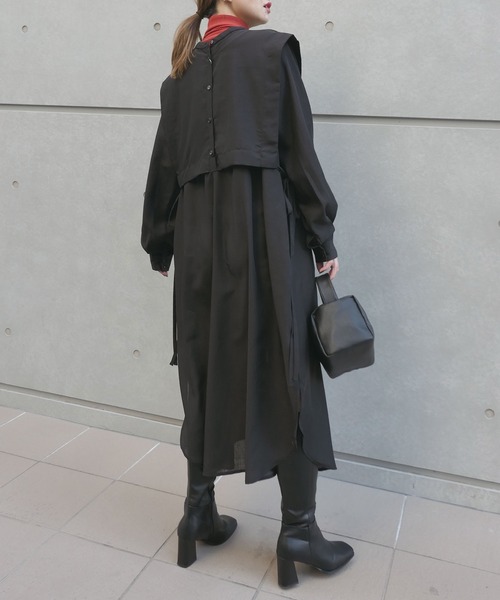 CORNERS（コーナーズ）の「スラブジョーゼット2wayレイヤード風シャツワンピース（シャツワンピース・レディース・ブラック/ベージュ/カーキ/バーガンディー/ブルー/ラベンダー/ホワイト/グリーン/ロイヤルブルー・M）」の3枚目の写真