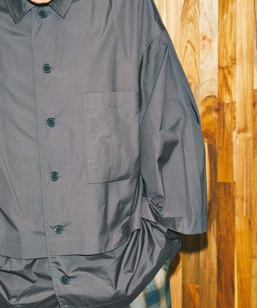 MAISON SPECIAL（メゾンスペシャル）の「《ユニセックスアイテム》プライムオーバーレイヤリングシャツ 【MAISON SPECIAL/メゾンスペシャル】（シャツ/ブラウス・メンズ・オフホワイト/ブラック/チャコールグレー・1/2）」の7枚目の写真