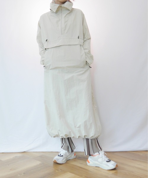 AZUL ENCANTO（アズールエンカント）の「スタンドカラーナイロンワンピース（ワンピース・レディース・ブラック/オリーブ/アイボリー・FREE）」の11枚目の写真