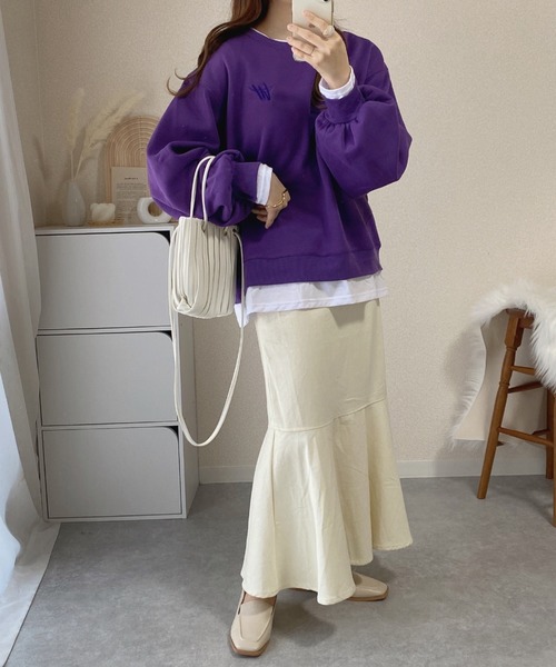 Diosfront（ディオスフロント）の「レイヤード風ワンポイント刺繍裏起毛トレーナー（スウェット・レディース・パープル/グレー/ピンク/オレンジ/ブルー/アイボリー/ベージュ/ブラック・FREE）」の16枚目の写真