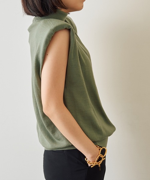 ERIKA CAVALLINI（エリカカヴァリー二）の「【ERIKA CAVALLINI】ショルダーパッドニット（ニット/セーター・レディース・カーキ・SMALL）」の14枚目の写真