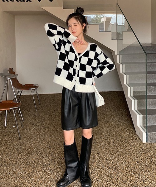 Fano Studios(ファノ ストゥディオズ)の「【Fano Studios】V-neck checkerboard pattern knitted cardigan FQ21S091(カーディガン/ボレロ・レディース・ブラック・S/M/L)」の3枚目の写真