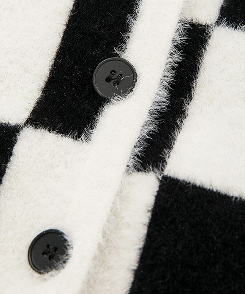 Fano Studios(ファノ ストゥディオズ)の「【Fano Studios】V-neck checkerboard pattern knitted cardigan FQ21S091(カーディガン/ボレロ・レディース・ブラック・S/M/L)」の4枚目の写真