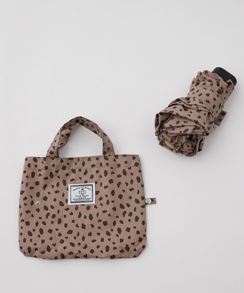 one after another NICE CLAUP（ワンアフターアナザーナイスクラップ）の「【雨天用/80％UVカット】トートバック付きレオパード折り畳み傘（折りたたみ傘・レディース・ホワイト/ベージュ・FREE）」の15枚目の写真