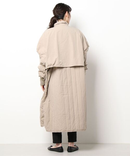 wee9s(ウィークス)の「layered design quilting long coat / レイヤードデザイン中綿キルティングロングコート(ダウンジャケット/コート・レディース・ベージュ/アイボリー/ブラック・FREE)」の5枚目の写真