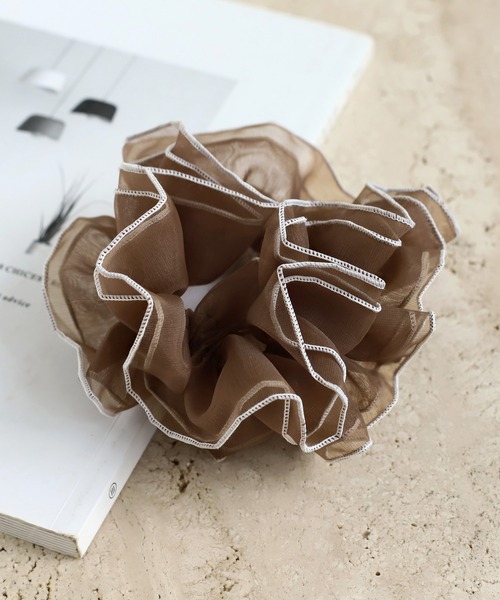 ANEMONE（アネモネ）の「オーガンジー×パイピングシュシュ（シュシュ・レディース・ネイビー/オレンジ/マスタード/ベージュ/グレー/ブラウン/モカ・FREE）」の3枚目の写真