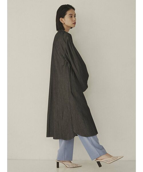 COTORICA（コトリカ）の「【THE DAYZ TOKYO】ボリュームスリーブデニムワンピース（ワンピース・レディース・ブラック/ネイビー・SMALL/MEDIUM）」の3枚目の写真