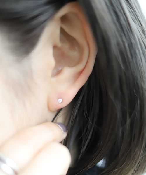 SLOBE IENA（スローブイエナ）の「SLOBE IENA 1mm Diamondピアス◆（ピアス（両耳用）・レディース・シルバー・FREE）」の7枚目の写真