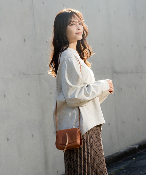 NAVY(ネイビー)の「オーガニックコットン ドルマンロングスリーブTシャツ(Tシャツ/カットソー・レディース・ブラウン/オートミール/グリーン/ホワイト・フリー)」の7枚目の写真