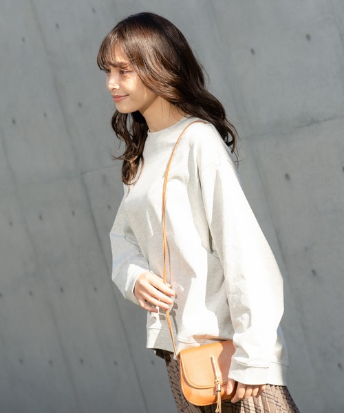 NAVY(ネイビー)の「オーガニックコットン ドルマンロングスリーブTシャツ(Tシャツ/カットソー・レディース・ブラウン/オートミール/グリーン/ホワイト・フリー)」の9枚目の写真