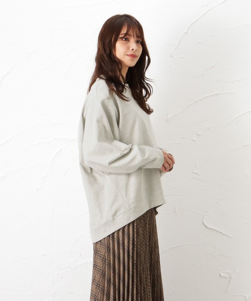 NAVY(ネイビー)の「オーガニックコットン ドルマンロングスリーブTシャツ(Tシャツ/カットソー・レディース・ブラウン/オートミール/グリーン/ホワイト・フリー)」の11枚目の写真