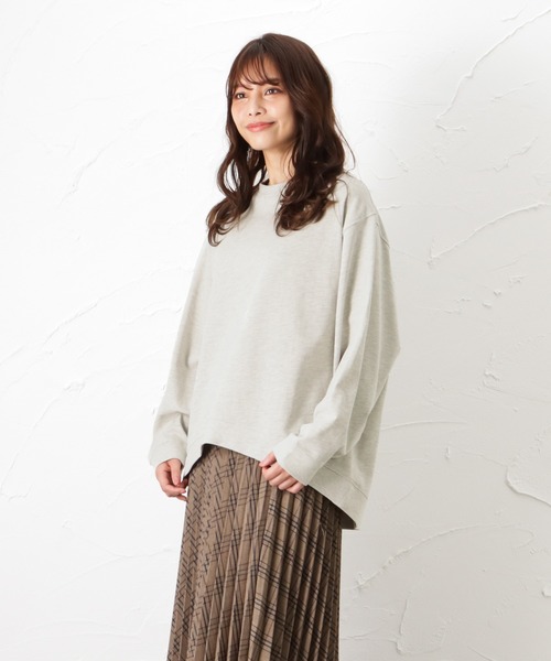 NAVY(ネイビー)の「オーガニックコットン ドルマンロングスリーブTシャツ(Tシャツ/カットソー・レディース・ブラウン/オートミール/グリーン/ホワイト・フリー)」の12枚目の写真