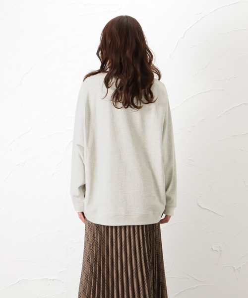 NAVY(ネイビー)の「オーガニックコットン ドルマンロングスリーブTシャツ(Tシャツ/カットソー・レディース・ブラウン/オートミール/グリーン/ホワイト・フリー)」の15枚目の写真
