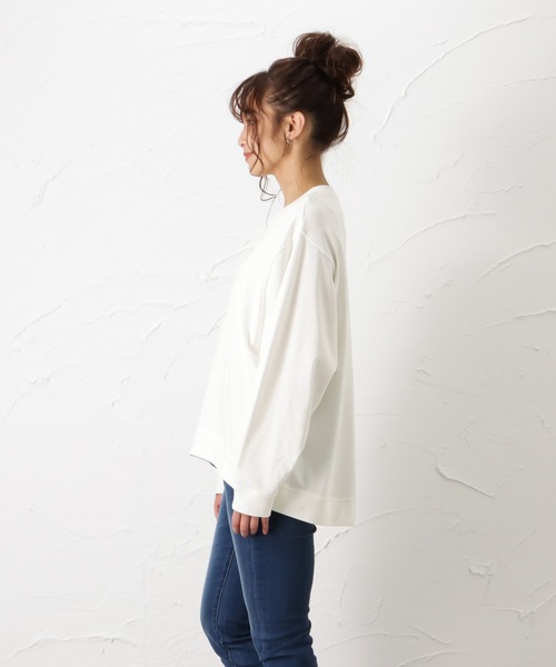 NAVY(ネイビー)の「オーガニックコットン ドルマンロングスリーブTシャツ(Tシャツ/カットソー・レディース・ブラウン/オートミール/グリーン/ホワイト・フリー)」の19枚目の写真