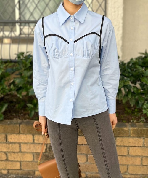 Jewelobe(ジュエローブ)の「パイピングデザインバストギャザーシャツ(シャツ/ブラウス・レディース・サックスブルー/ブラック・FREE)」の13枚目の写真