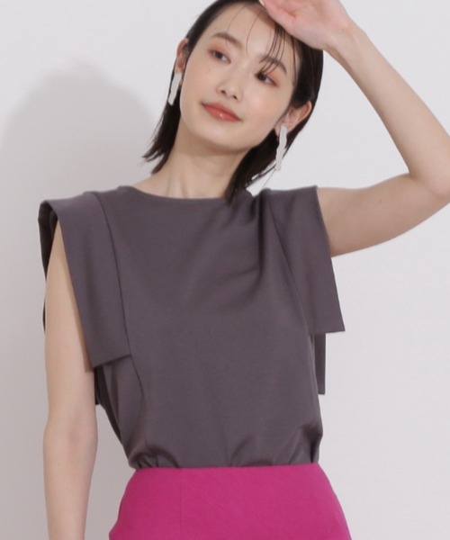 NATURAL BEAUTY BASIC（ナチュラルビューティーベーシック）の「ショルダーウイングカットソー（Tシャツ/カットソー・レディース・グレー/チャコールグレー/ブルー・MEDIUM）」の2枚目の写真