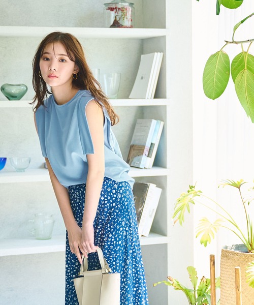 NATURAL BEAUTY BASIC（ナチュラルビューティーベーシック）の「ショルダーウイングカットソー（Tシャツ/カットソー・レディース・グレー/チャコールグレー/ブルー・MEDIUM）」の8枚目の写真