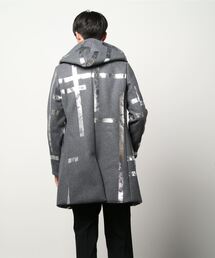 1 piu 1 uguale 3 フード付きコート 1 piu 1 uguale 3（ウノピゥウノウグァーレトレ）の「WRAP COAT
