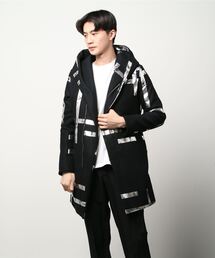 1 piu 1 uguale 3（ウノピゥウノウグァーレトレ）の「WRAP COAT