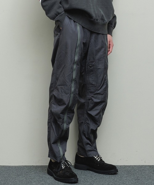 68▢BAL ZIP FLIGHT PANT サイズ:L TS0722-11 Supreme Nylon Flight Pant (FW22) - $298