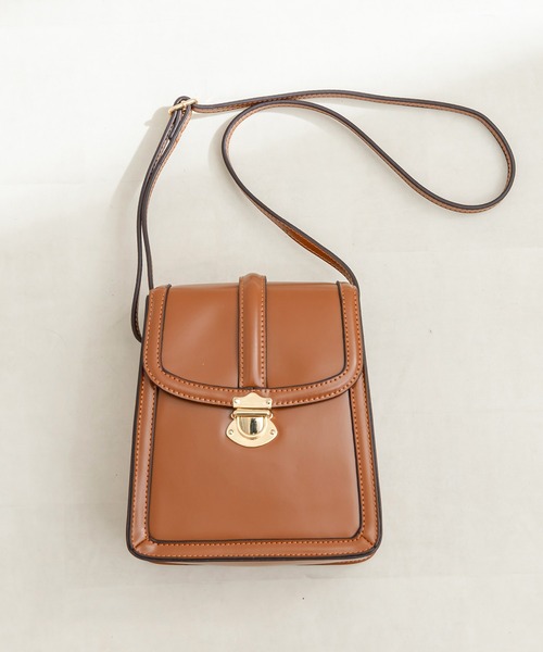 OLIVE des OLIVE（オリーブデオリーブ）の「縦長サドルショルダー（ショルダーバッグ・レディース・オフホワイト/キャメル/ブラック・FREE）」の3枚目の写真