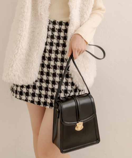 OLIVE des OLIVE（オリーブデオリーブ）の「縦長サドルショルダー（ショルダーバッグ・レディース・オフホワイト/キャメル/ブラック・FREE）」の2枚目の写真