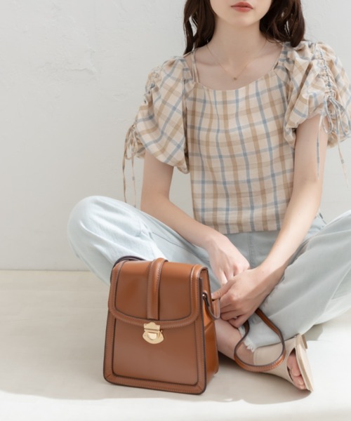 OLIVE des OLIVE（オリーブデオリーブ）の「縦長サドルショルダー（ショルダーバッグ・レディース・オフホワイト/キャメル/ブラック・FREE）」の6枚目の写真